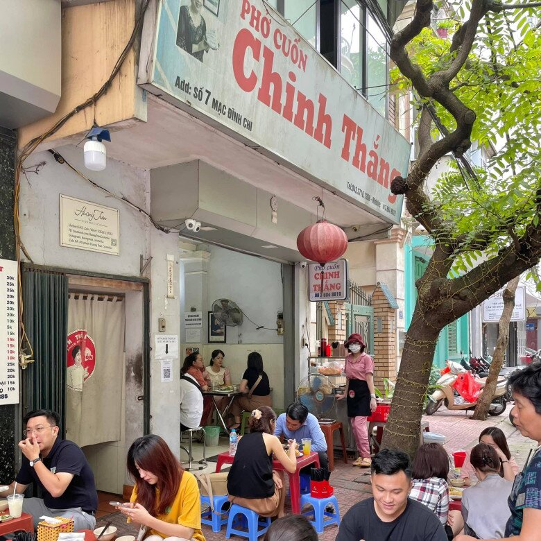 Ít ai biết amp;#34;sự tíchamp;#34; về món phở cuốn trứ danh Hà Nội: Quán ăn đầu tiên amp;#34;phát minhamp;#34; ra xuất sắc được Michelin vinh danh - 2