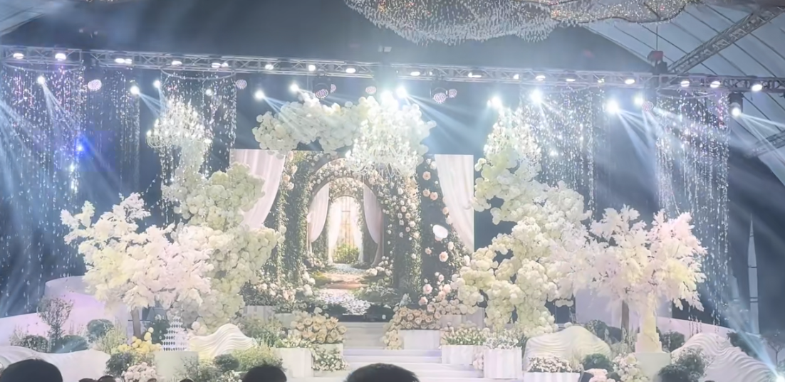 Mưa gió dữ dội làm rách rạp cưới chục tỷ của Viết Vương - Đỗ Hà, dàn xe tải được điều động gấp - Ảnh 7.