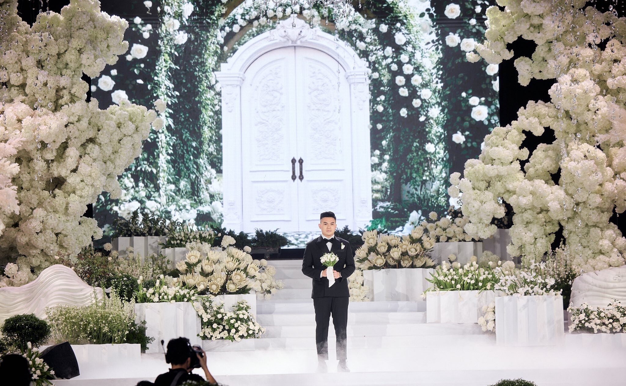 Khung cảnh lễ cưới của Đỗ Thị Hà - Nguyễn Viết Vương cực hoành tráng.