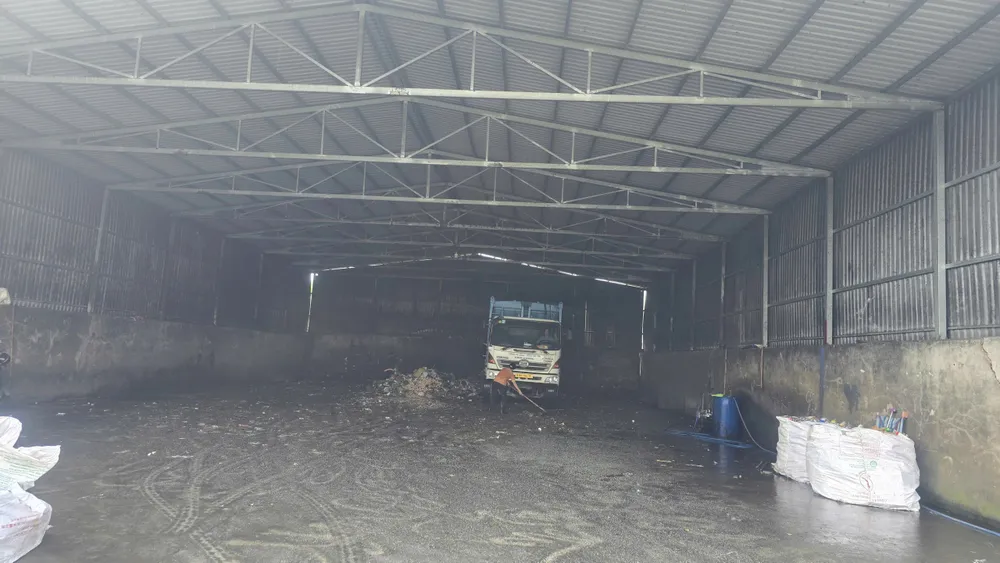 Khu tập kết rác này từng được quy hoạch làm công viên. bãi tập kết rác (3).jpg