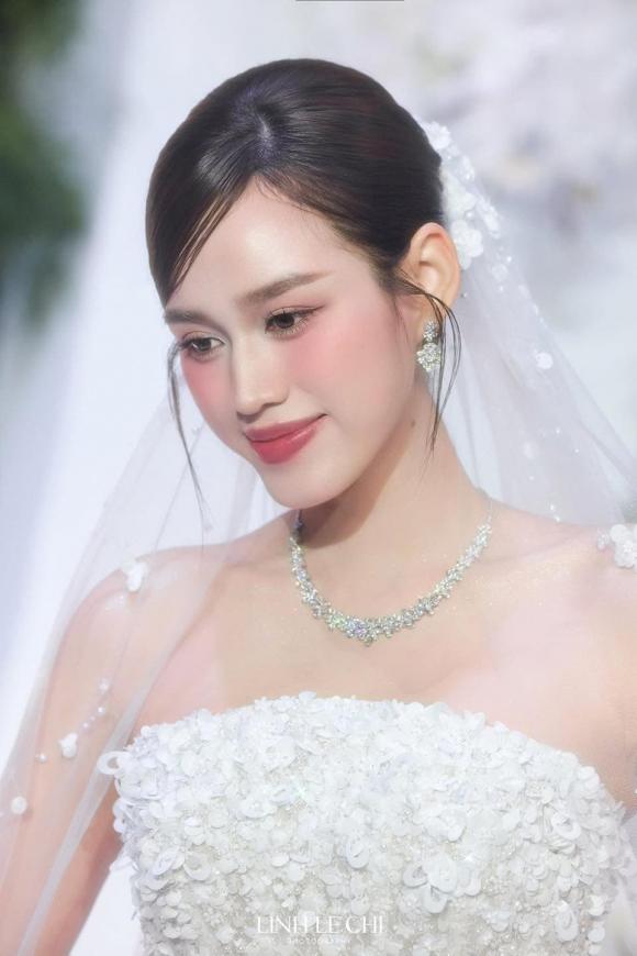 Đỗ Hà, Hoa hậu Đỗ Thị Hà, sao Việt