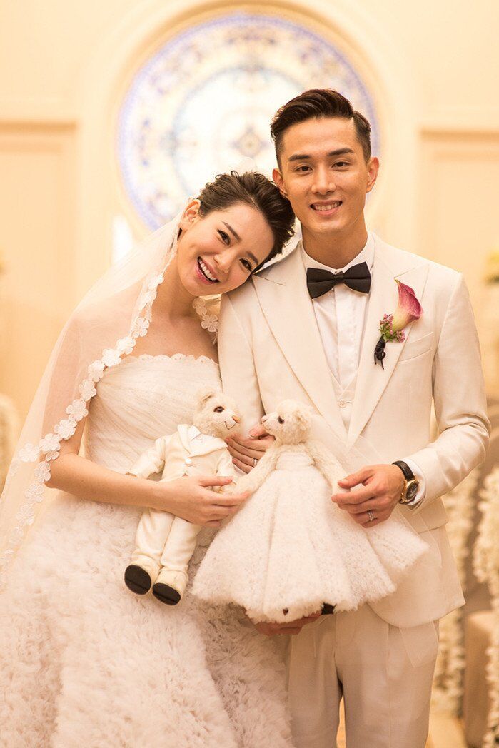 Thích Vy lại khiến cư dân mạng xứ tỷ dân kinh ngạc khi lên xe hoa với Lee Seung Hyun – một nam nghệ sĩ kém nổi hơn.