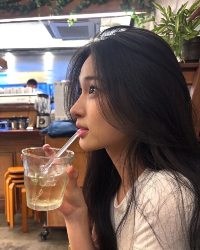 Cháu gái Won Bin vào showbiz, gen di truyền đỉnh cỡ này!- Ảnh 2.