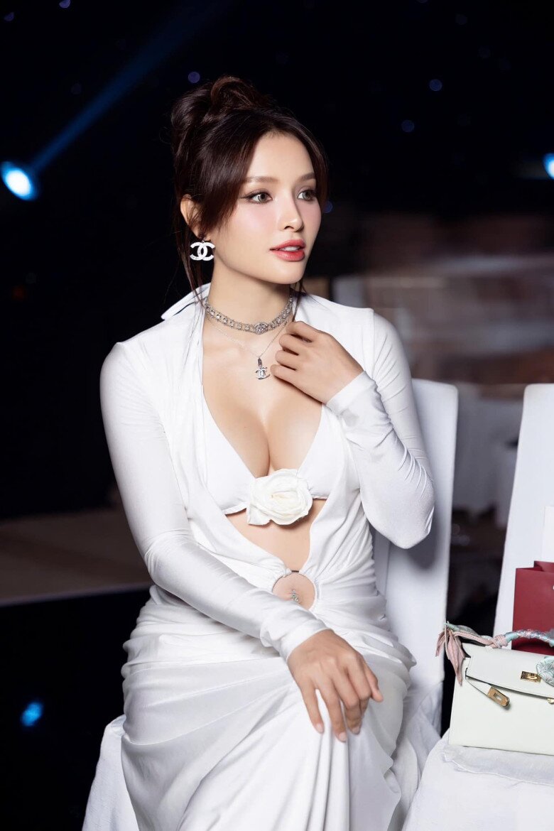 Nữ diễn viên tích cực làm việc trong những lần mang bầu.