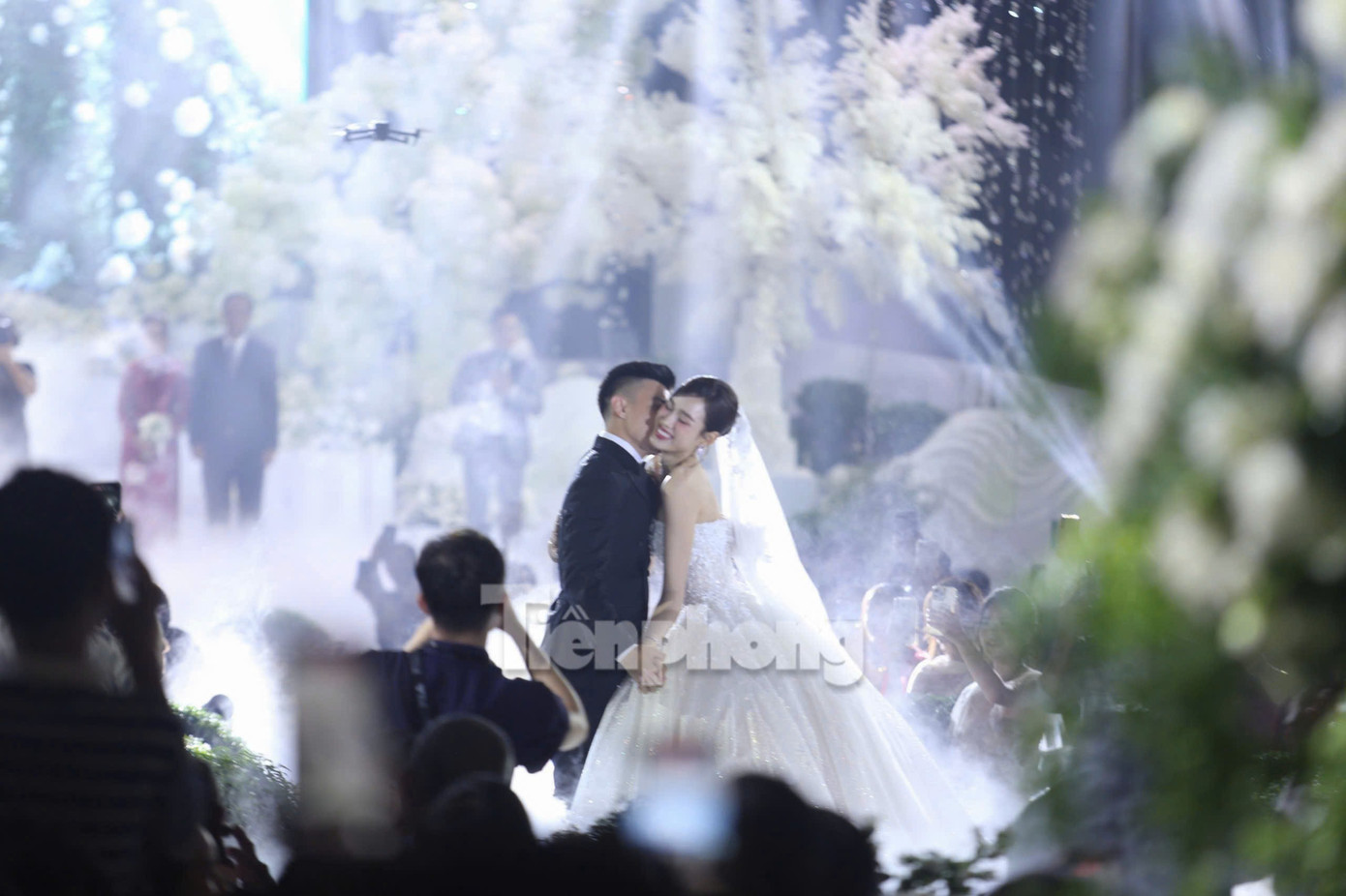 Toàn cảnh đám cưới từ 6h sáng tới đêm khuya của Hoa hậu Đỗ Thị Hà - Ảnh 9.