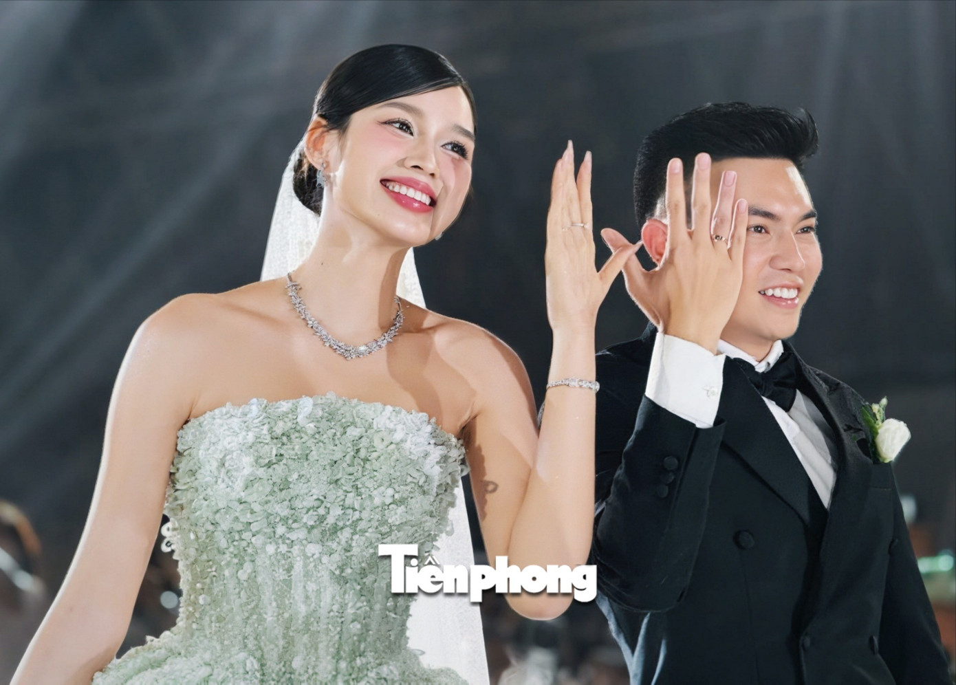 Toàn cảnh đám cưới từ 6h sáng tới đêm khuya của Hoa hậu Đỗ Thị Hà - Ảnh 10.