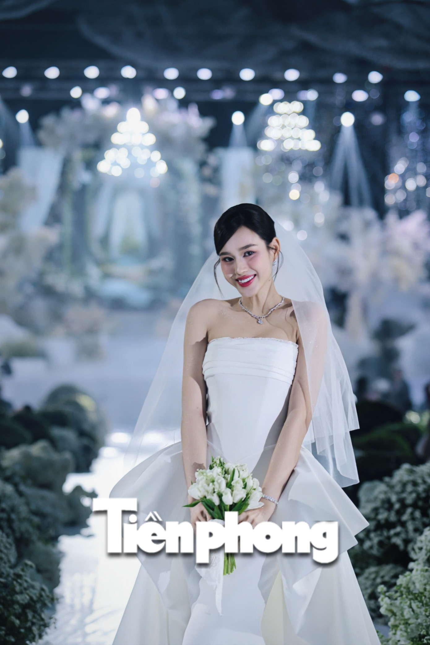 Toàn cảnh đám cưới từ 6h sáng tới đêm khuya của Hoa hậu Đỗ Thị Hà - Ảnh 21.