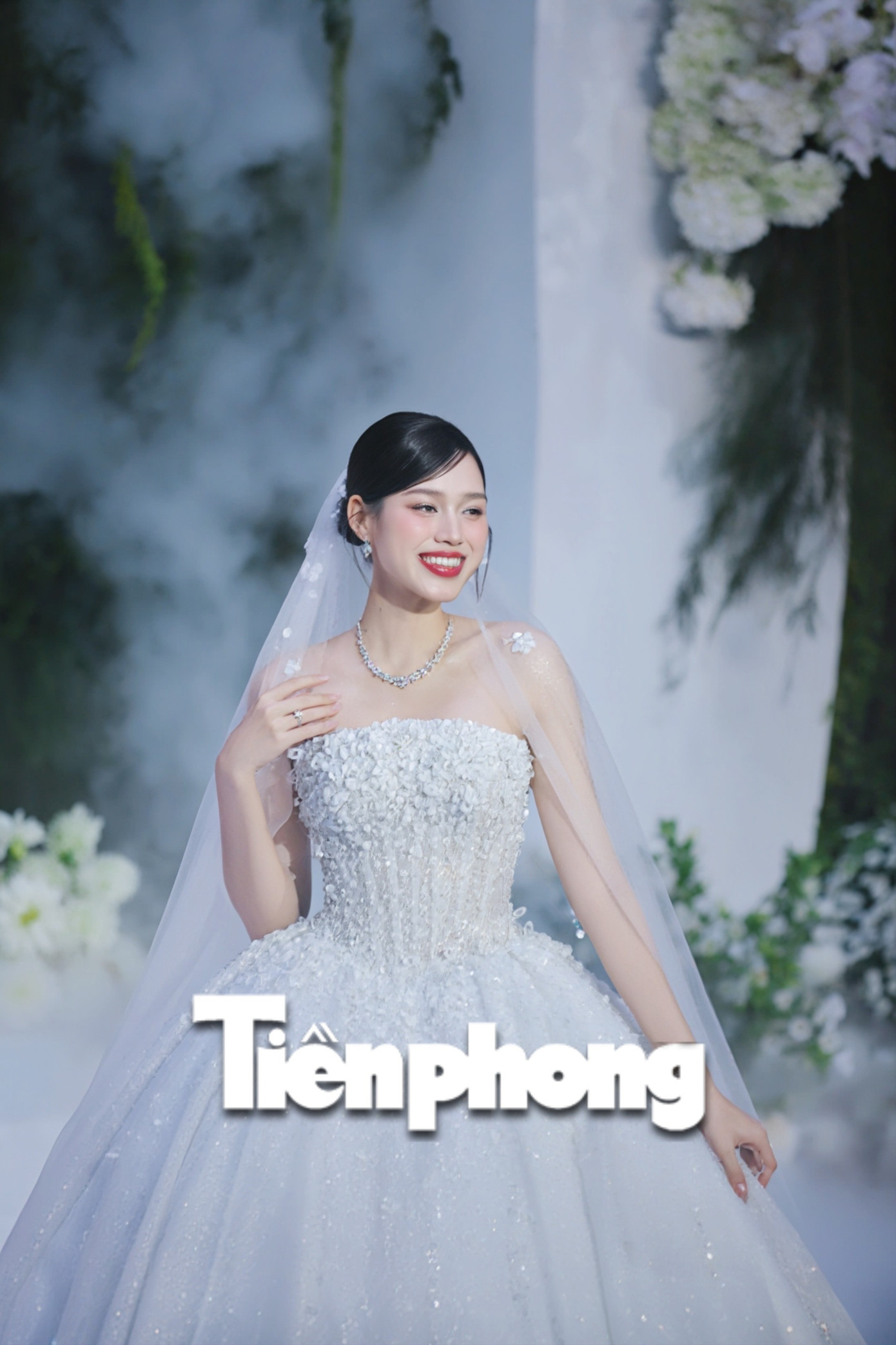 Toàn cảnh đám cưới từ 6h sáng tới đêm khuya của Hoa hậu Đỗ Thị Hà - Ảnh 22.