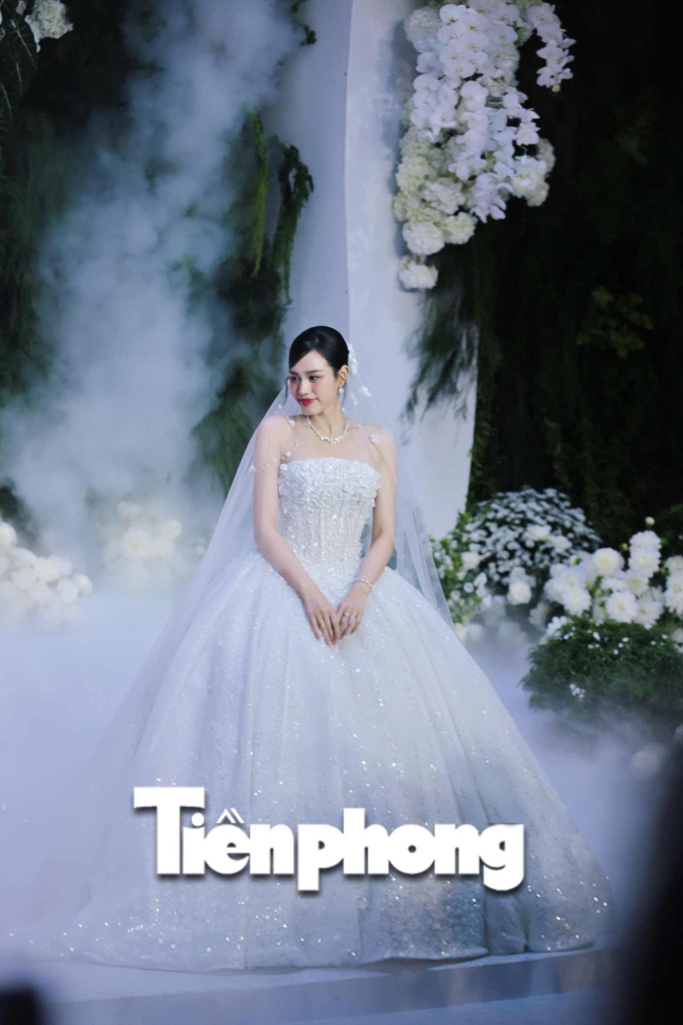 Toàn cảnh đám cưới từ 6h sáng tới đêm khuya của Hoa hậu Đỗ Thị Hà - Ảnh 24.