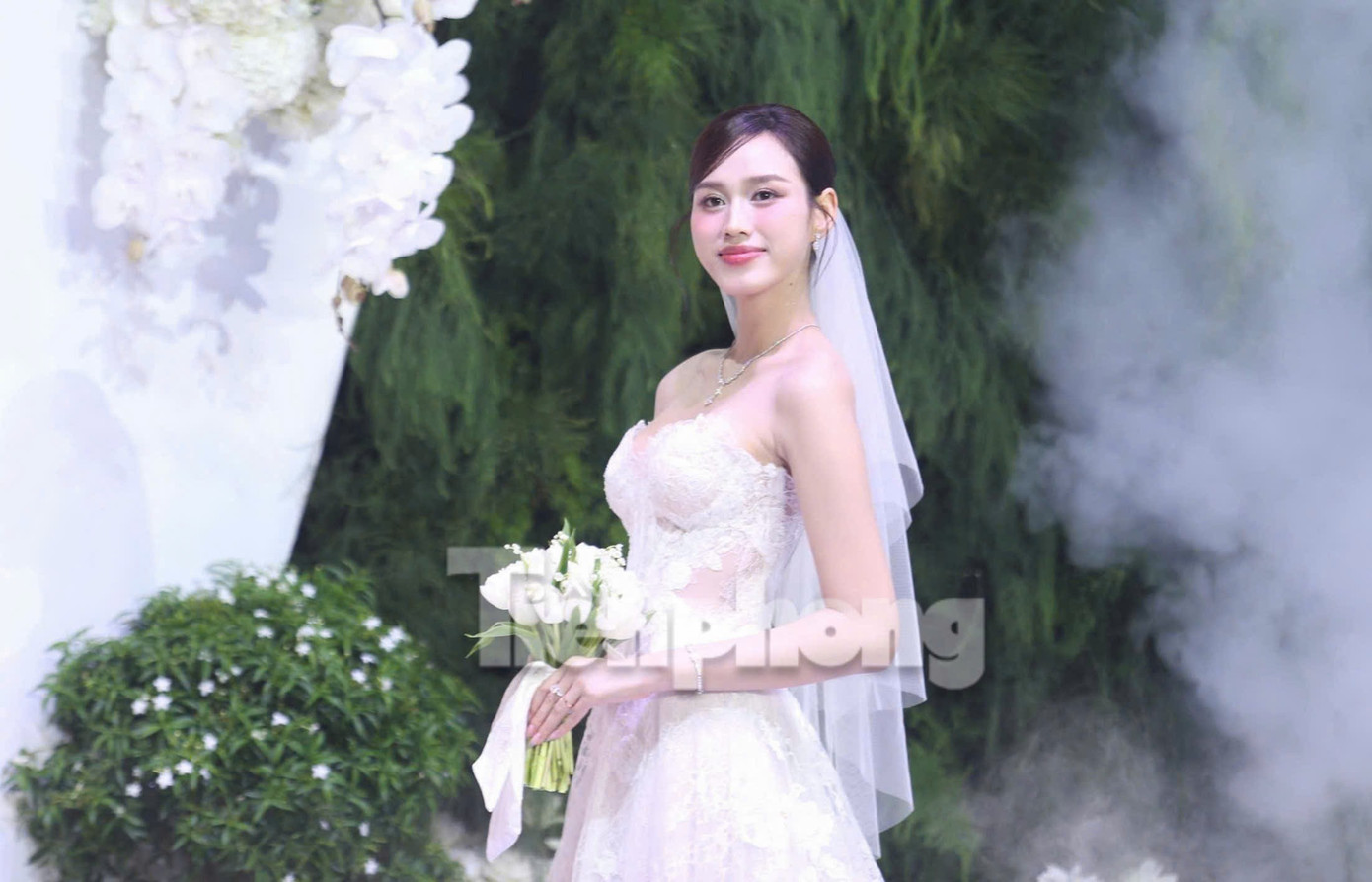 Toàn cảnh đám cưới từ 6h sáng tới đêm khuya của Hoa hậu Đỗ Thị Hà - Ảnh 25.