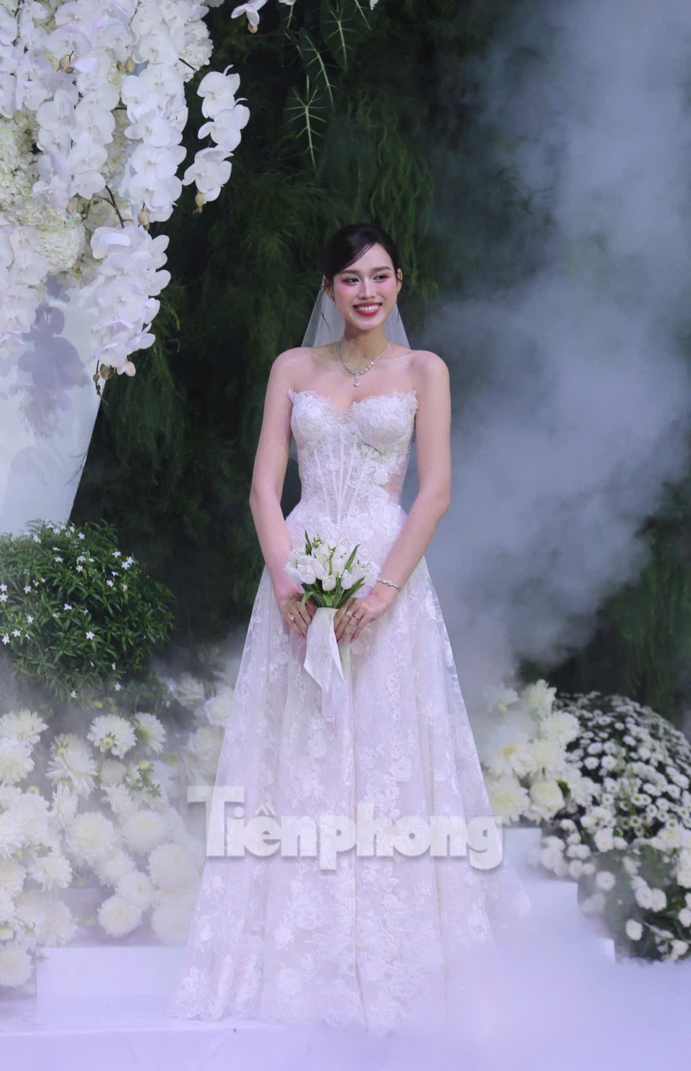 Toàn cảnh đám cưới từ 6h sáng tới đêm khuya của Hoa hậu Đỗ Thị Hà - Ảnh 27.