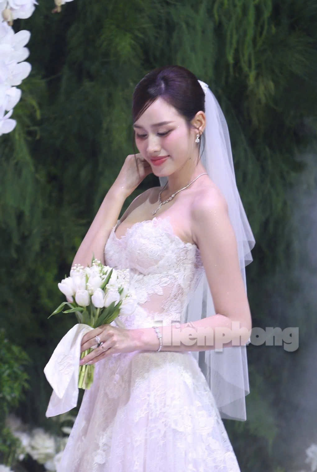 Toàn cảnh đám cưới từ 6h sáng tới đêm khuya của Hoa hậu Đỗ Thị Hà - Ảnh 26.