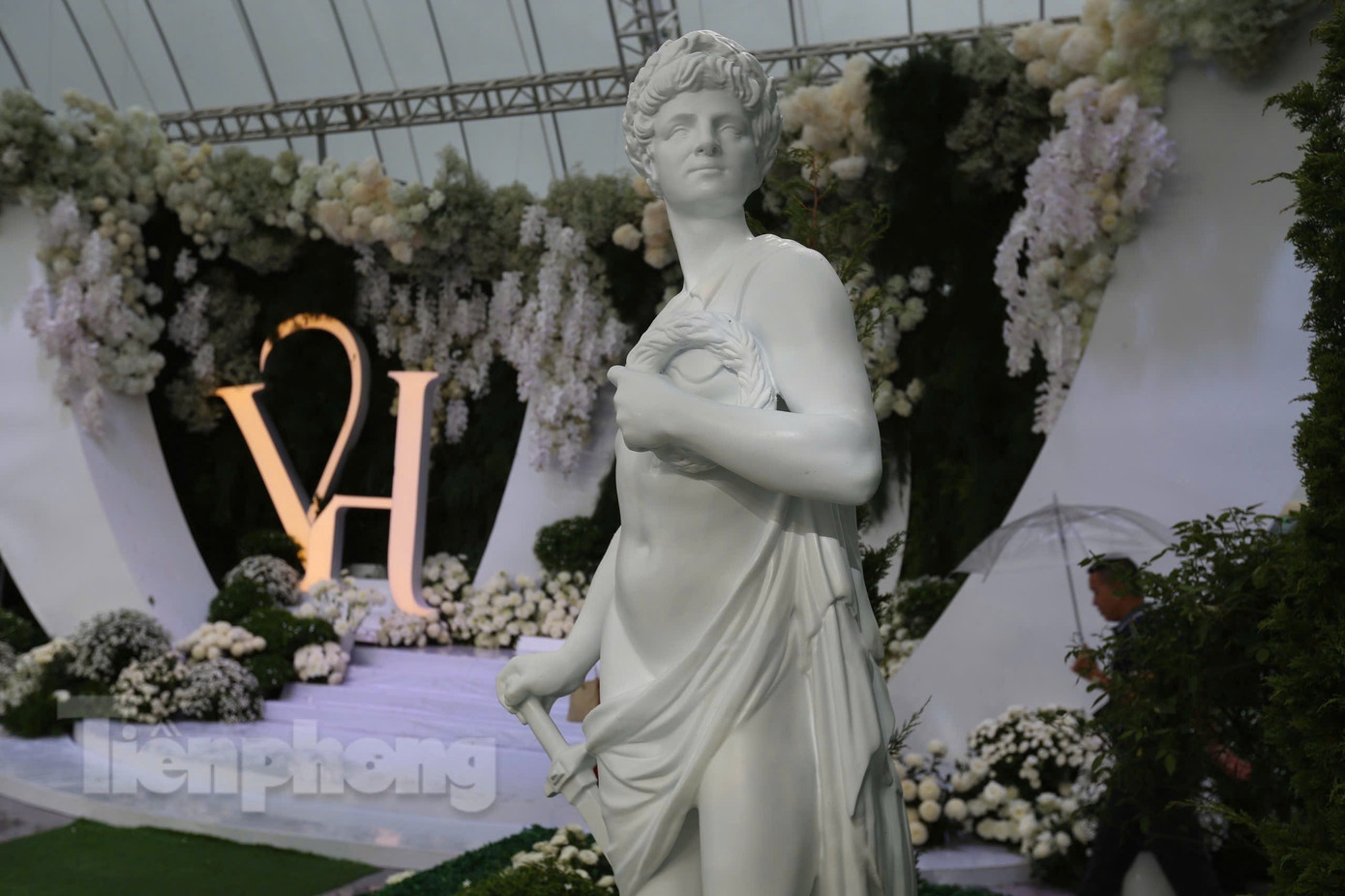 Toàn cảnh đám cưới từ 6h sáng tới đêm khuya của Hoa hậu Đỗ Thị Hà - Ảnh 32.