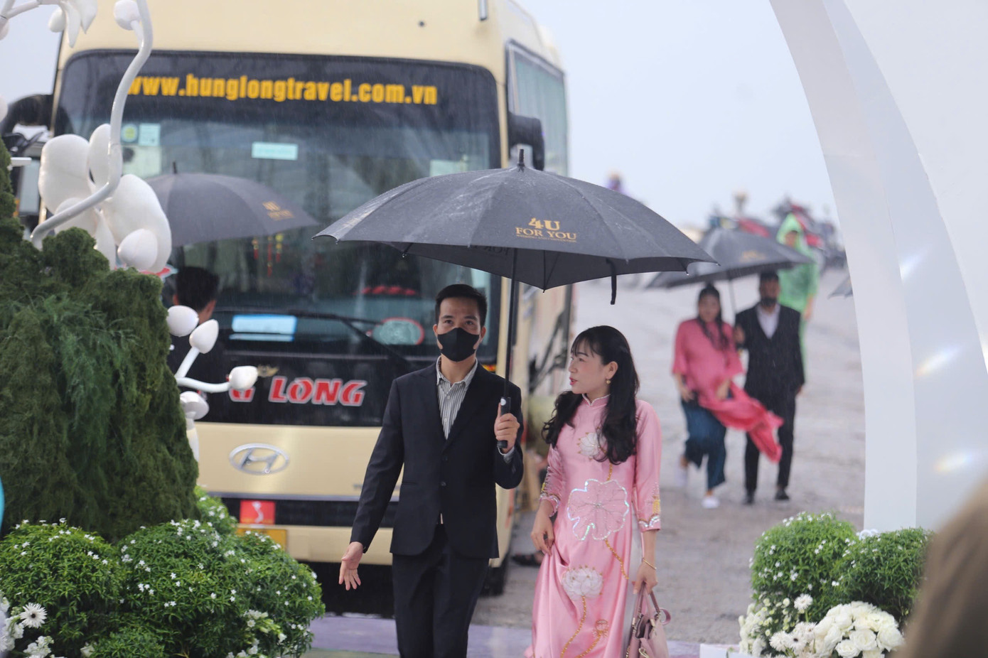 Toàn cảnh đám cưới từ 6h sáng tới đêm khuya của Hoa hậu Đỗ Thị Hà - Ảnh 34.