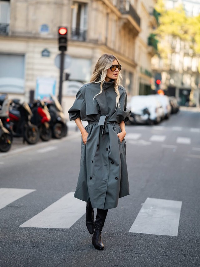 Áo khoác cổ cao 'thống trị' mùa mốt này- Ảnh 3.