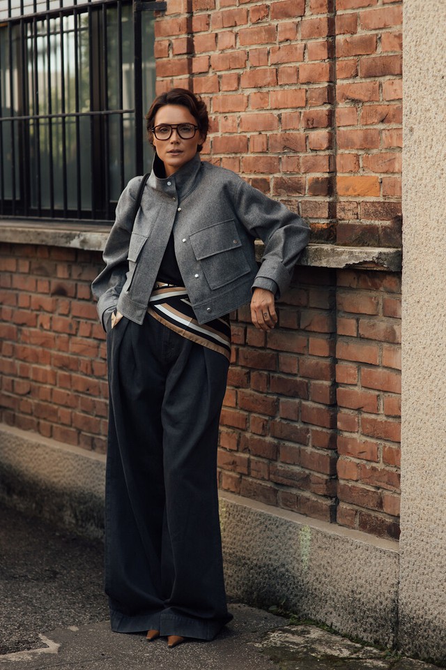 Áo khoác cổ cao 'thống trị' mùa mốt này- Ảnh 4.