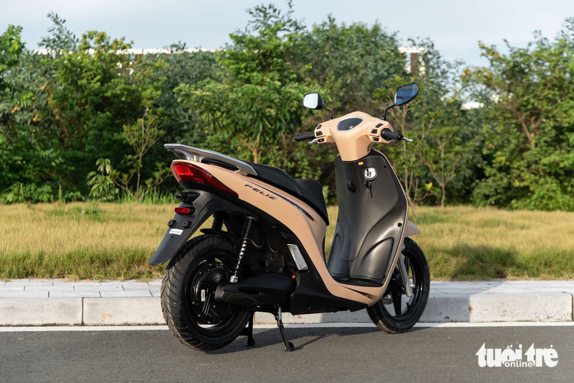 Chi tiết VinFast Feliz hai pin: Dáng cao ráo hợp nhiều người dùng, chạy tới 262km/sạc, cốp 34 lít - Ảnh 2.