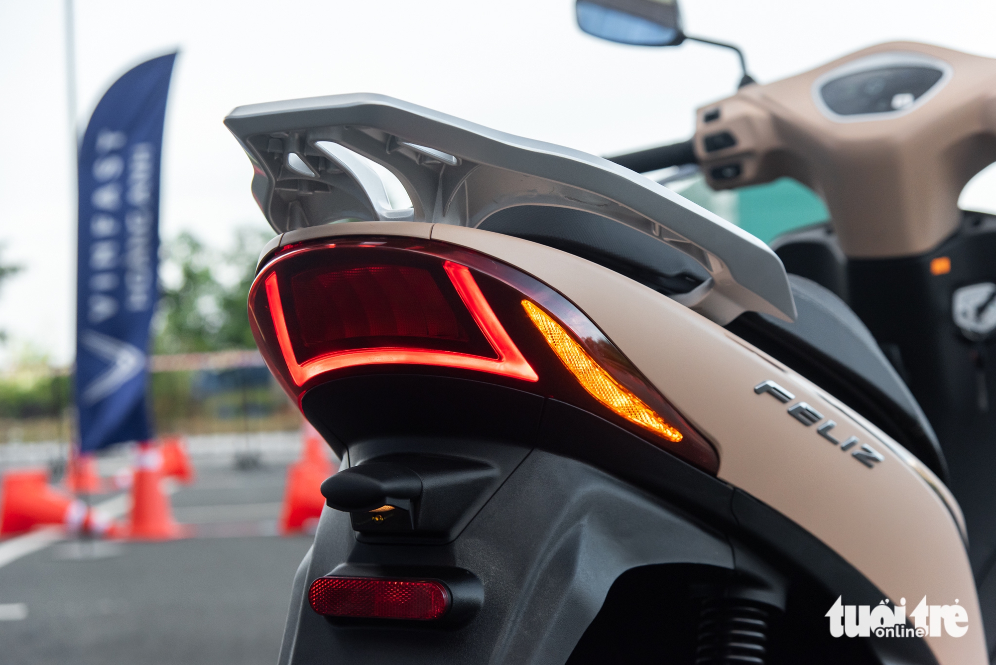 VinFast Feliz - Ảnh 10.