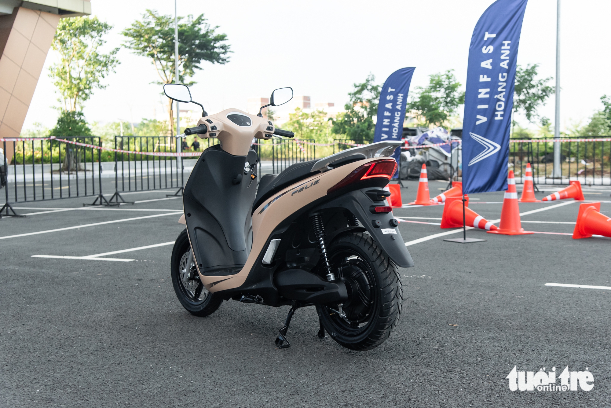 VinFast Feliz - Ảnh 11.