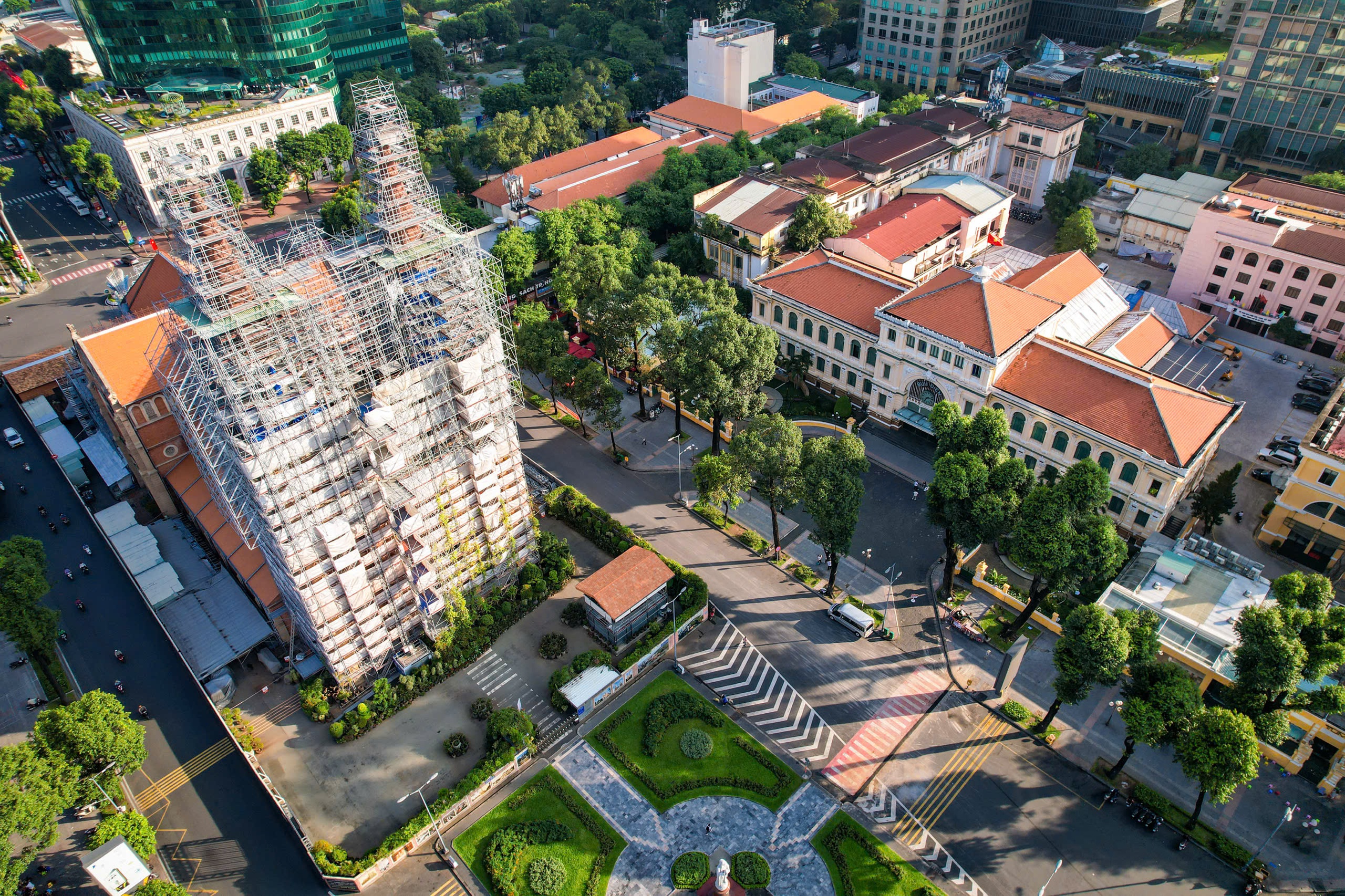 Nhiều công trình kiến trúc đô thị có vị trí 'vàng' chưa thể xếp hạng di tích- Ảnh 2.