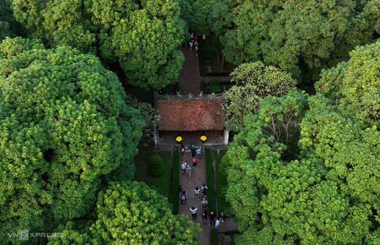 Sắc thu nhuộm khắp phố phường Hà Nội 4 Sắc thu nhuộm khắp phố phường Hà Nội - 3