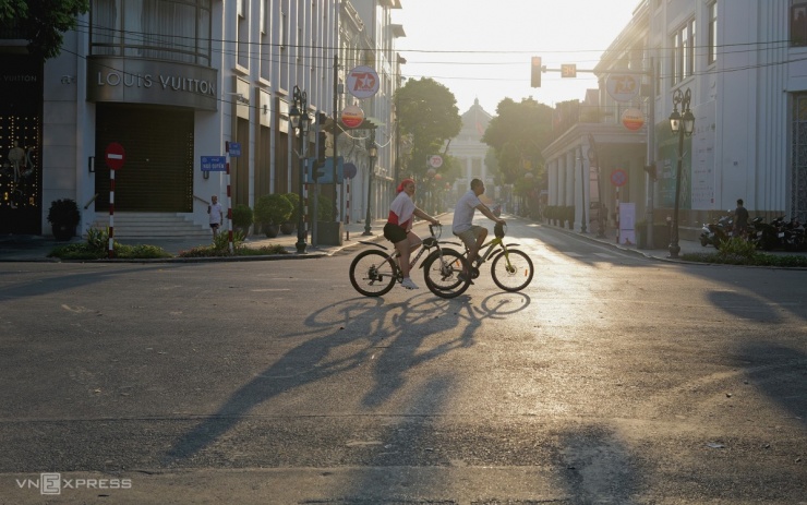 Sắc thu nhuộm khắp phố phường Hà Nội 5 Sắc thu nhuộm khắp phố phường Hà Nội - 4