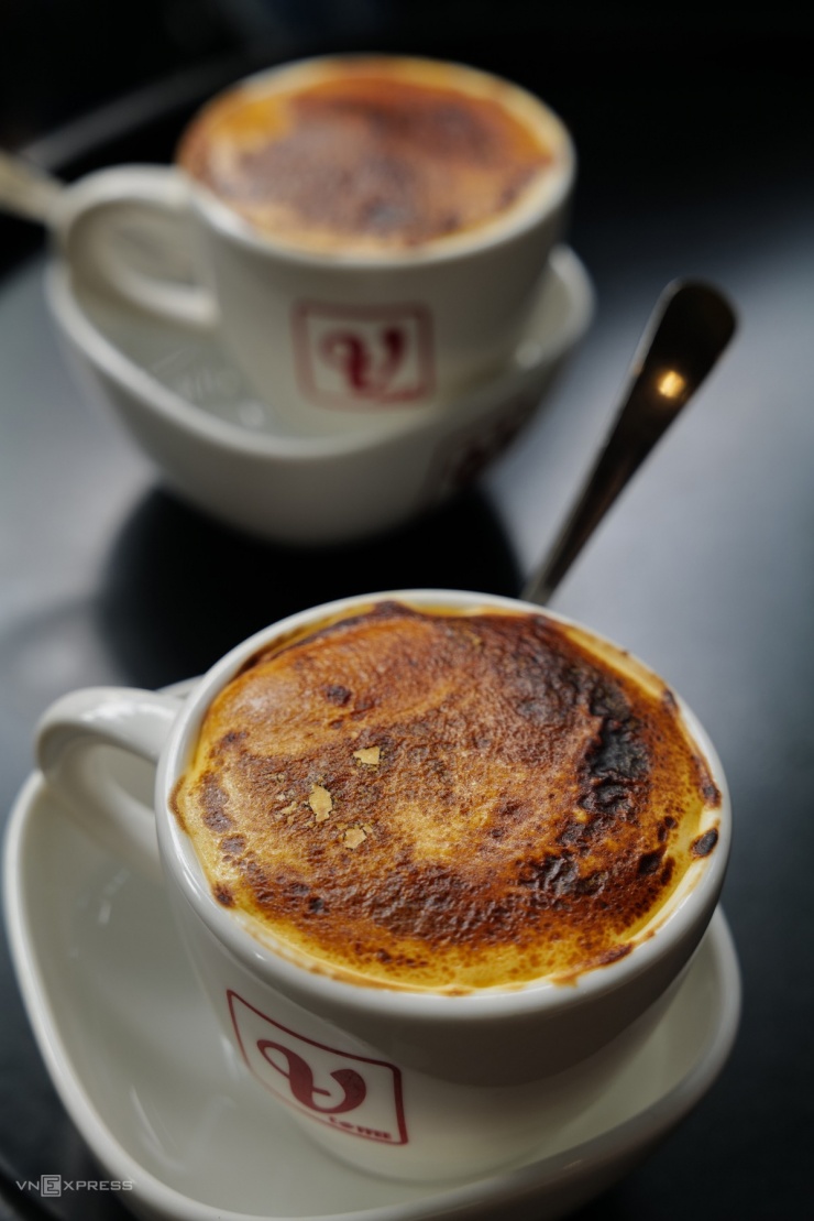 Sắc thu nhuộm khắp phố phường Hà Nội 12 Sắc thu nhuộm khắp phố phường Hà Nội - 11