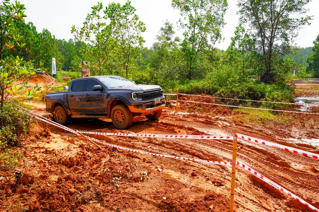 Chinh phục địa hình cùng dàn xe Ford tại giải đua xe PVOIL VOC 2025 - 4