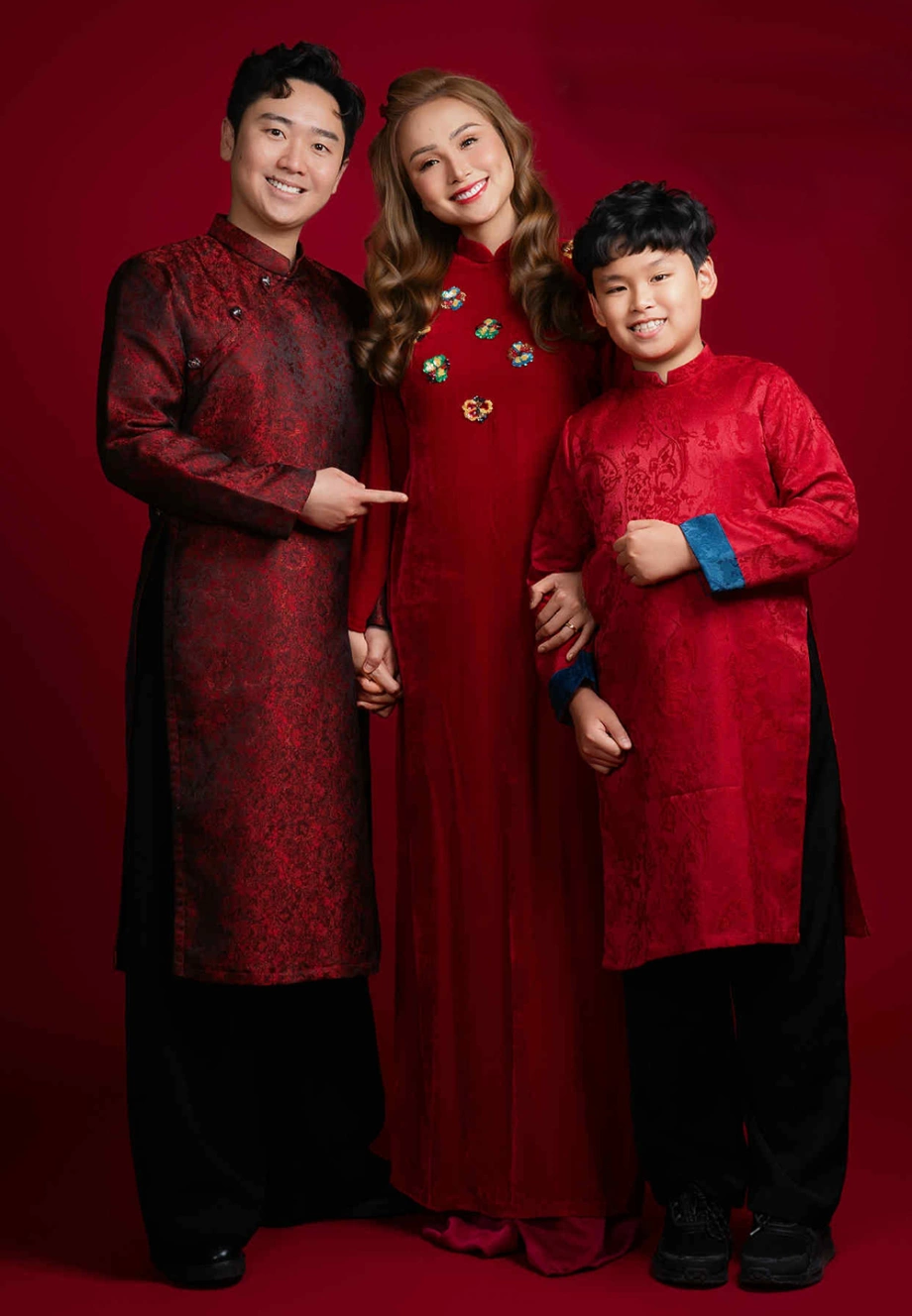 Nàng hậu đang có cuộc sống viên mãn bên ông xã Việt kiều và con trai.