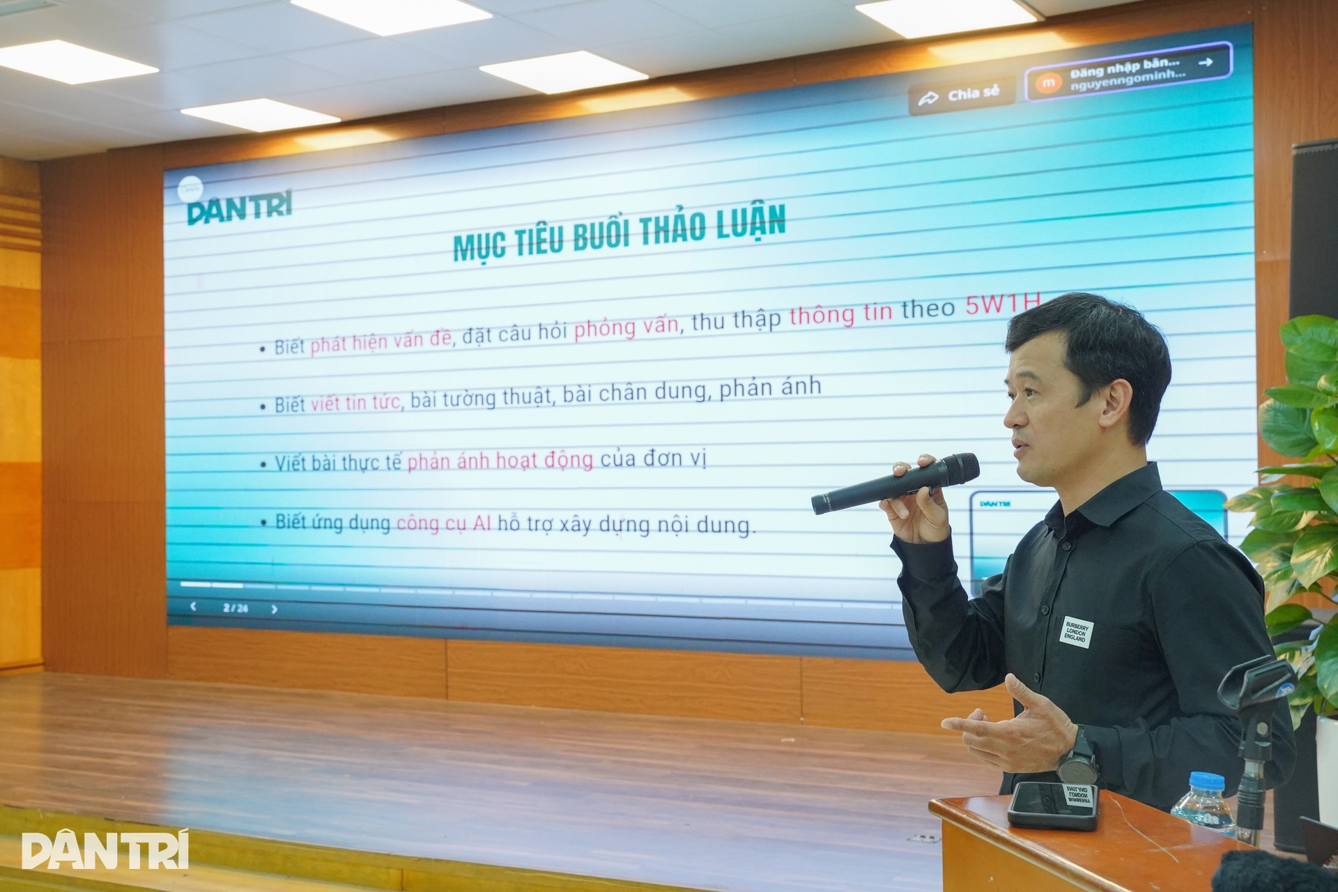 Blouse trắng Bạch Mai học chụp ảnh, viết tin cùng chuyên gia báo Dân trí - 12