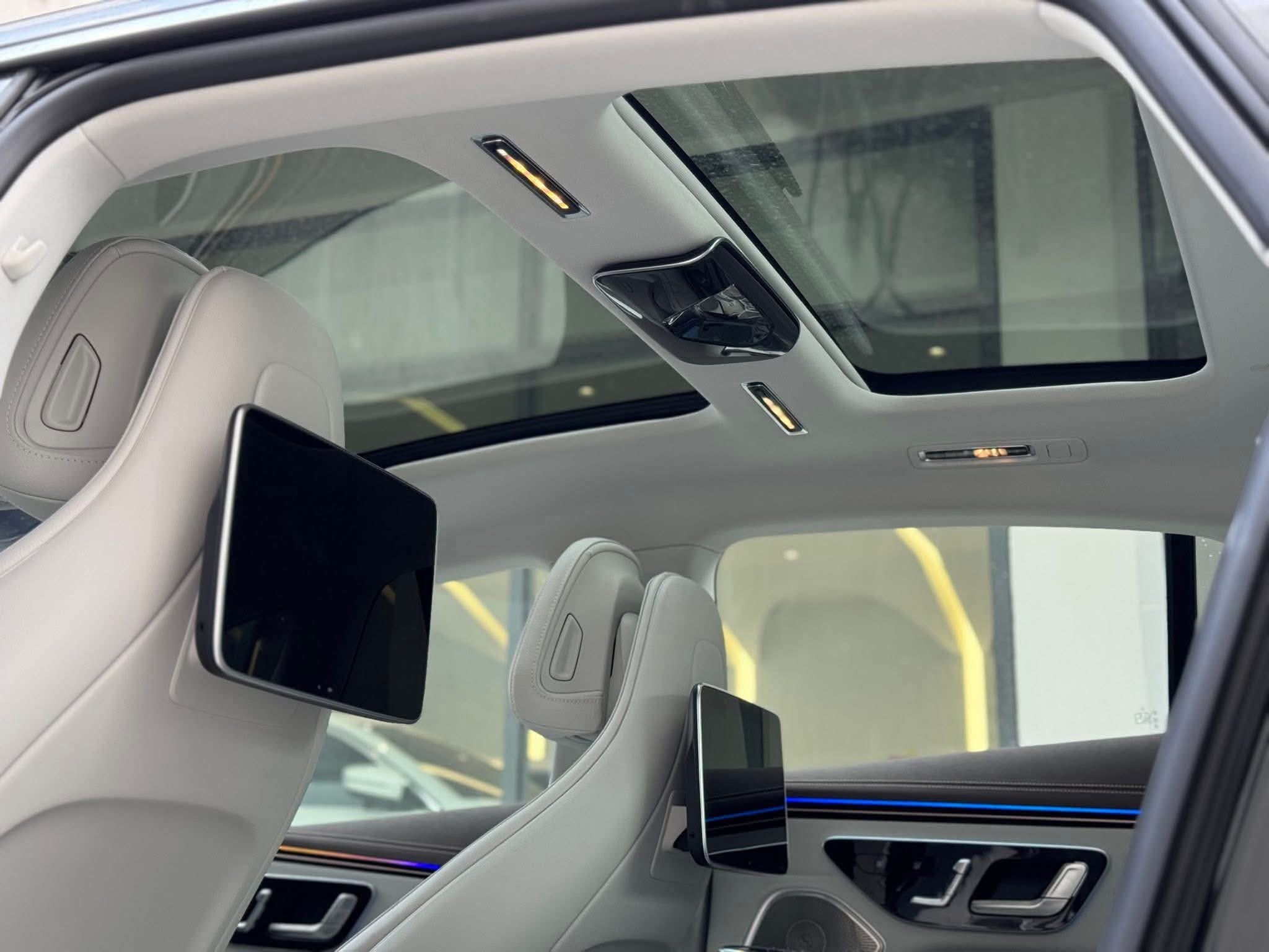 Xe điện Mercedes rớt giá 2,45 tỉ đồng sau khi lăn bánh 1.500 km - Ảnh 4. Xe điện Mercedes rớt giá 2,45 tỉ đồng sau khi lăn bánh 1.500 km - Ảnh 4.