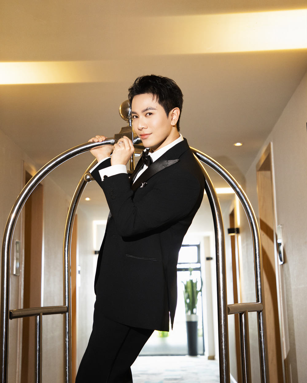 1761288225 120 Mai Tien Dung ra mat MV Minh cuoi nhau em