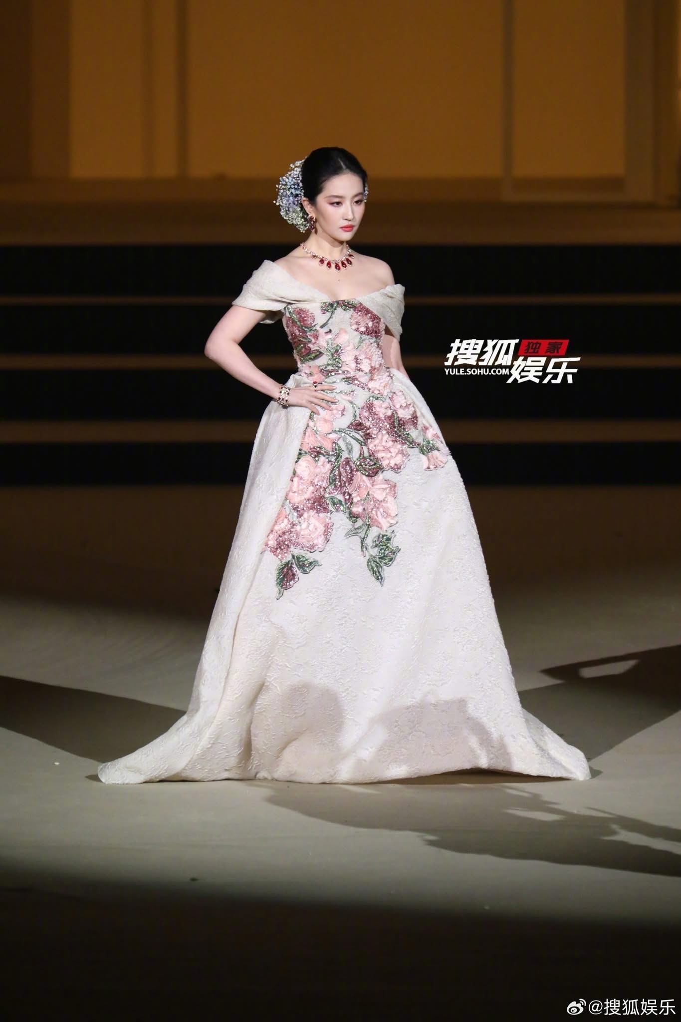 Đẳng cấp sau 1 thập kỷ của Lưu Diệc Phi- Ảnh 12.