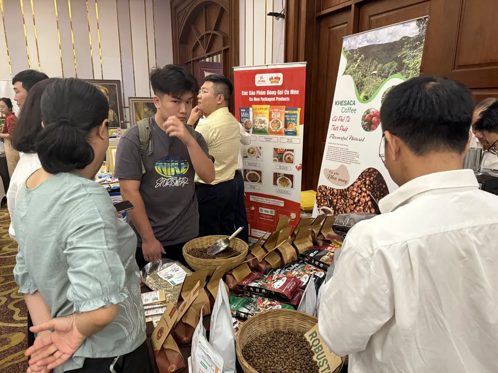 Doanh nghiệp cà phê đang gặp vướng mắc về hoàn thuế giá trị gia tăng. Ảnh: QH gia-ca-phe-vn.JPG