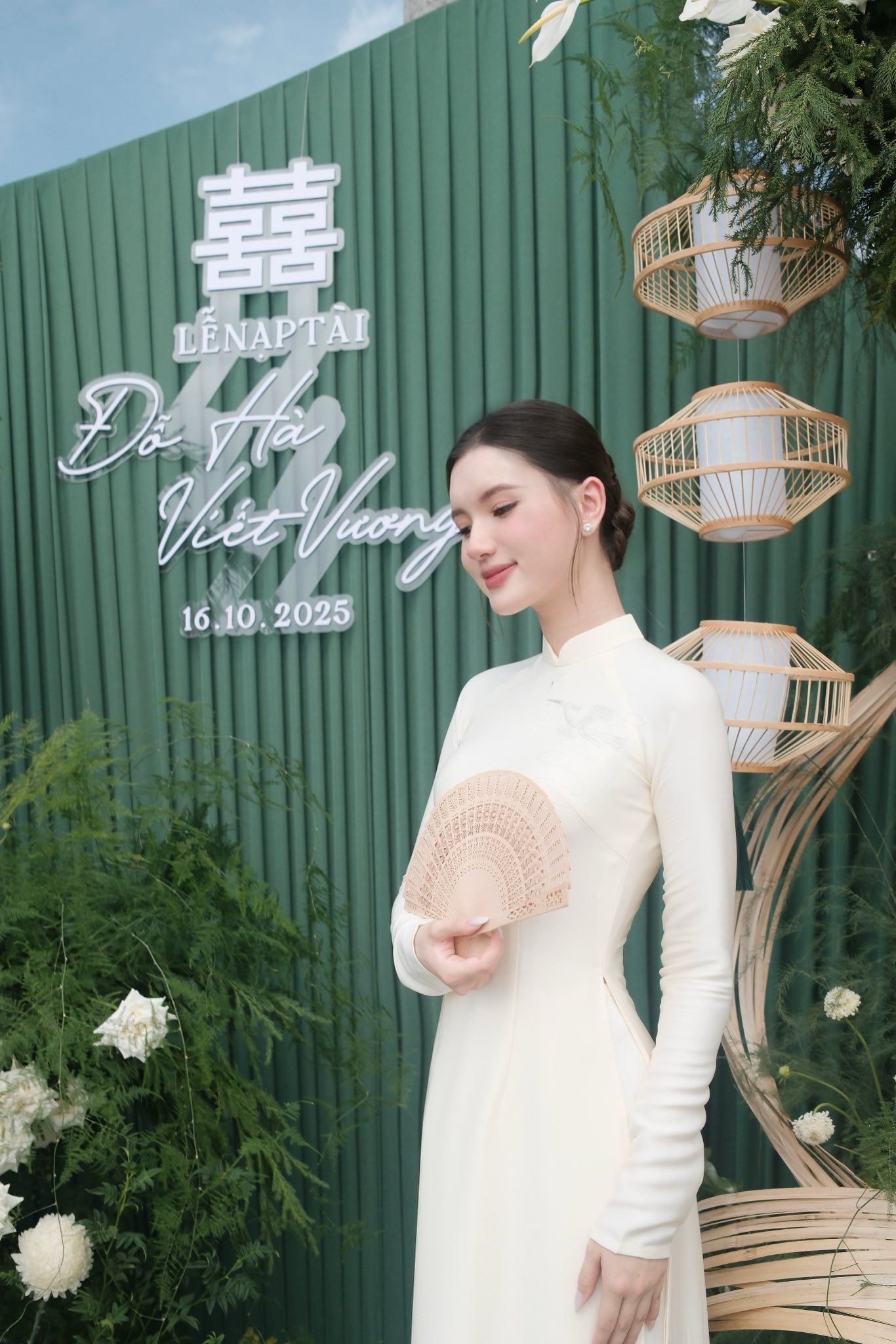 Chân dung cô gái xách vali cho Đỗ Hà ở Thanh Hoá gây sốt: Camera lia vội mà cũng cỡ này hả? - Ảnh 5.