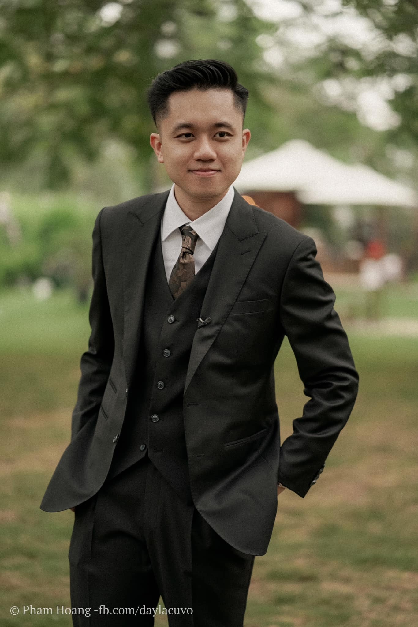 Hé lộ bộ ba 'cầm cân nảy mực' tại Green Voices: Khi chuyên gia học thuật, chủ diễn đàn ô tô và KOL công nghệ cùng ngồi ghế nóng- Ảnh 3. Hé lộ bộ ba 'cầm cân nảy mực' tại Green Voices: Khi chuyên gia học thuật, chủ diễn đàn ô tô và KOL công nghệ cùng ngồi ghế nóng- Ảnh 3.