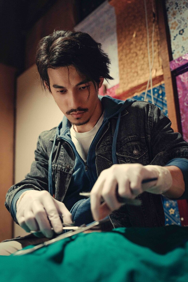 Bác Sĩ Tha Hương: Phim về lao động nhập cư khiến Liên Bỉnh Phát thức trắng để học thoại 3 thứ tiếng, nay "viết lại" lịch sử 8 Nam diễn viên từng áp lực vì vai diễn có tâm lý phức tạp, đa chiều, khác biệt so với các vai anh từng đảm nhận trước đó.