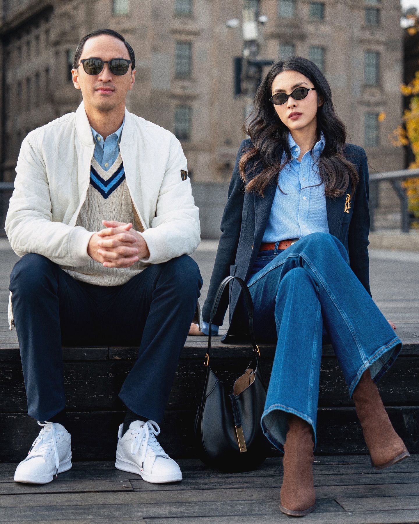 Cô có gu thời trang thanh lịch với những gam màu cơ bản, trông đơn giản mà vẫn toát lên vẻ giàu ngầm.