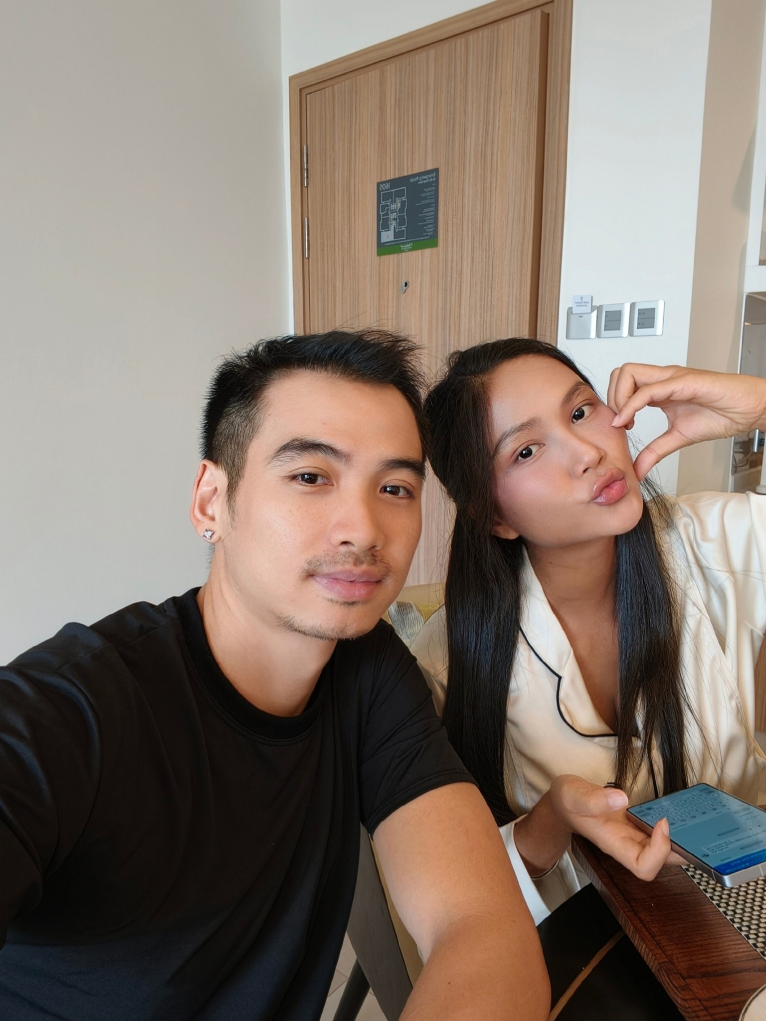 Gương mặt biến dạng sau sinh của H'Hen Niê- Ảnh 4.