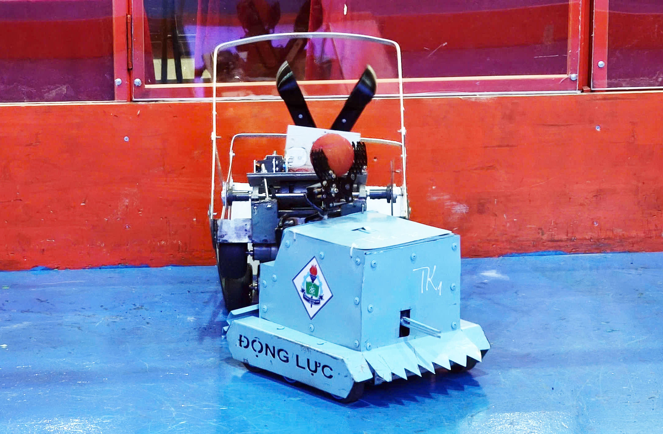 Những màn 'so găng' robot nghẹt thở: Rượt đuổi, chạm trán, giành giật từng điểm số - Ảnh 6.