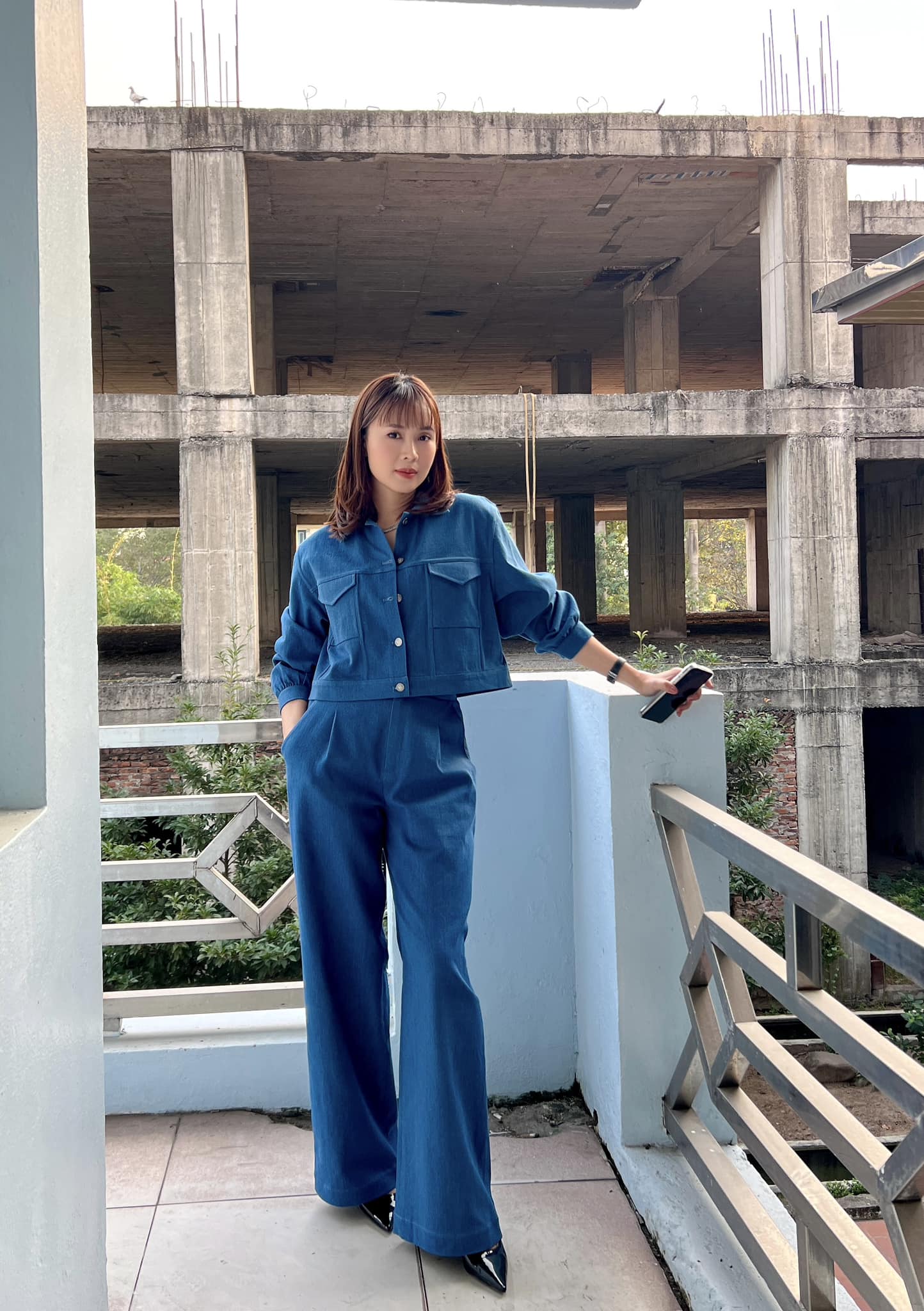 Mùa đông tới là lại phải học ngay mỹ nhân 42 tuổi này cách mặc đẹp: Style siêu trẻ trung, không bao giờ lỗi mốt - Ảnh 6.