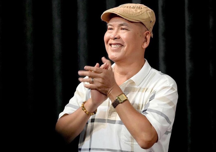 Danh hài từng được khán giả xếp hàng xin chữ ký, U70 sống cảnh 'cha già con mọn' - Ảnh 2.