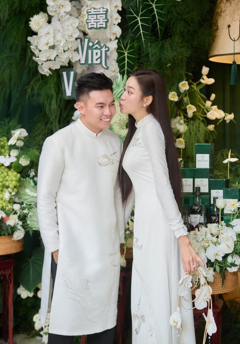 Đỗ Thị Hà và Nguyễn Viết Vương được khen xứng đôi vừa lứa.