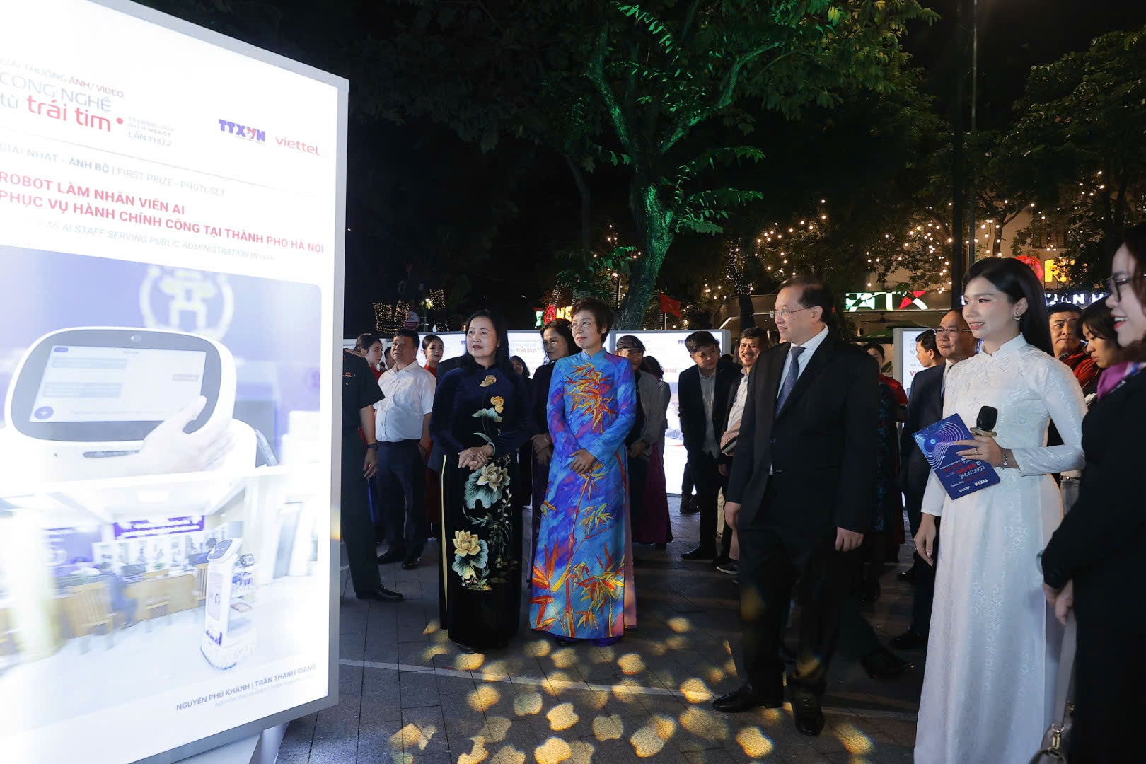 Có gì lên phường gặp robot hành chính công nhé! 2 hành chính công - Ảnh 2.