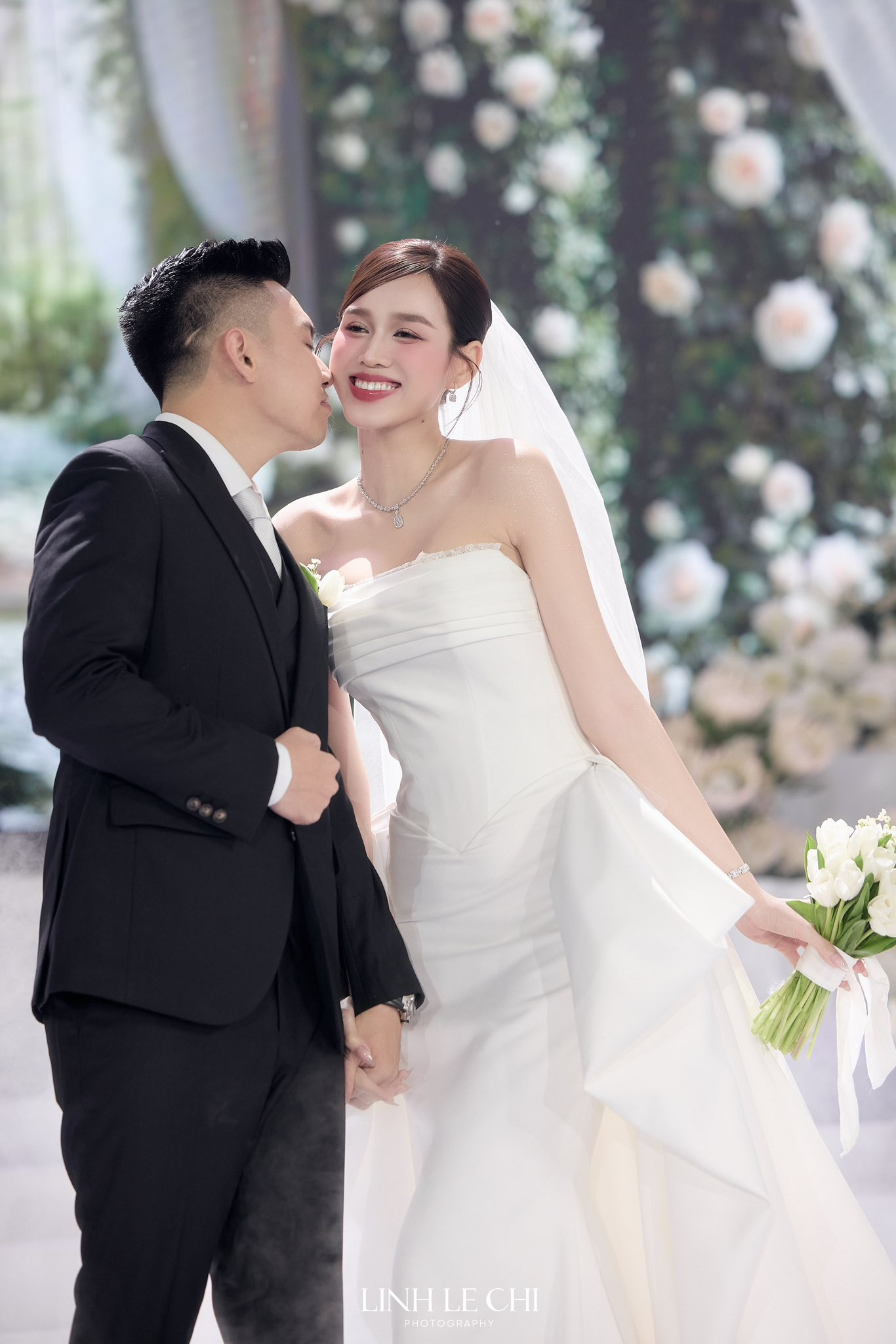 1761404057 67 Sau dam cuoi co tich them dieu bi mat cua