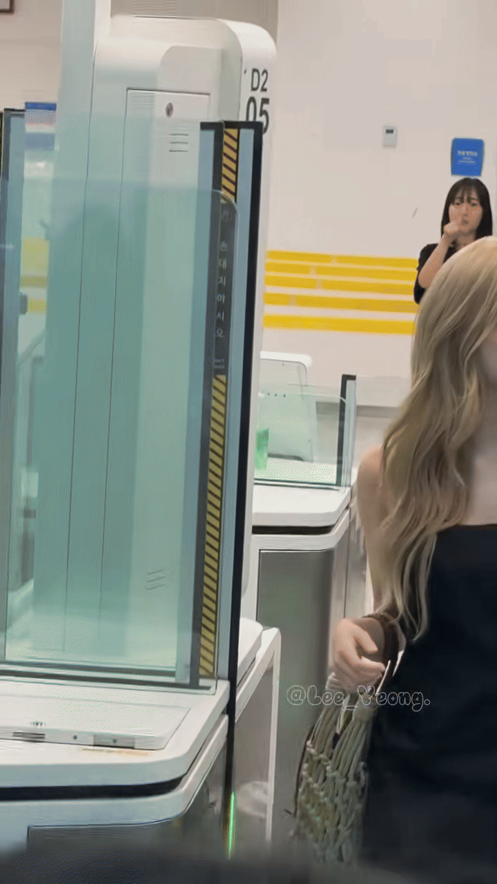 Nữ thần sân bay được ví như Triệu Lộ Tư là ai?- Ảnh 2.