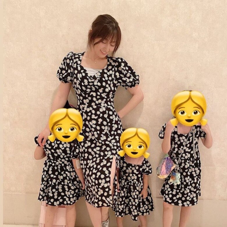 2 mỹ nhân Nhật bị chồng "tố ngược" chuyện ngoại tình: Người ôm di ảnh ông xã khóc nấc, người bị thám tử tư theo dõi 8 Sau khi ly hôn, cô thường chia sẻ những hình ảnh gần gũi bên 3 con.