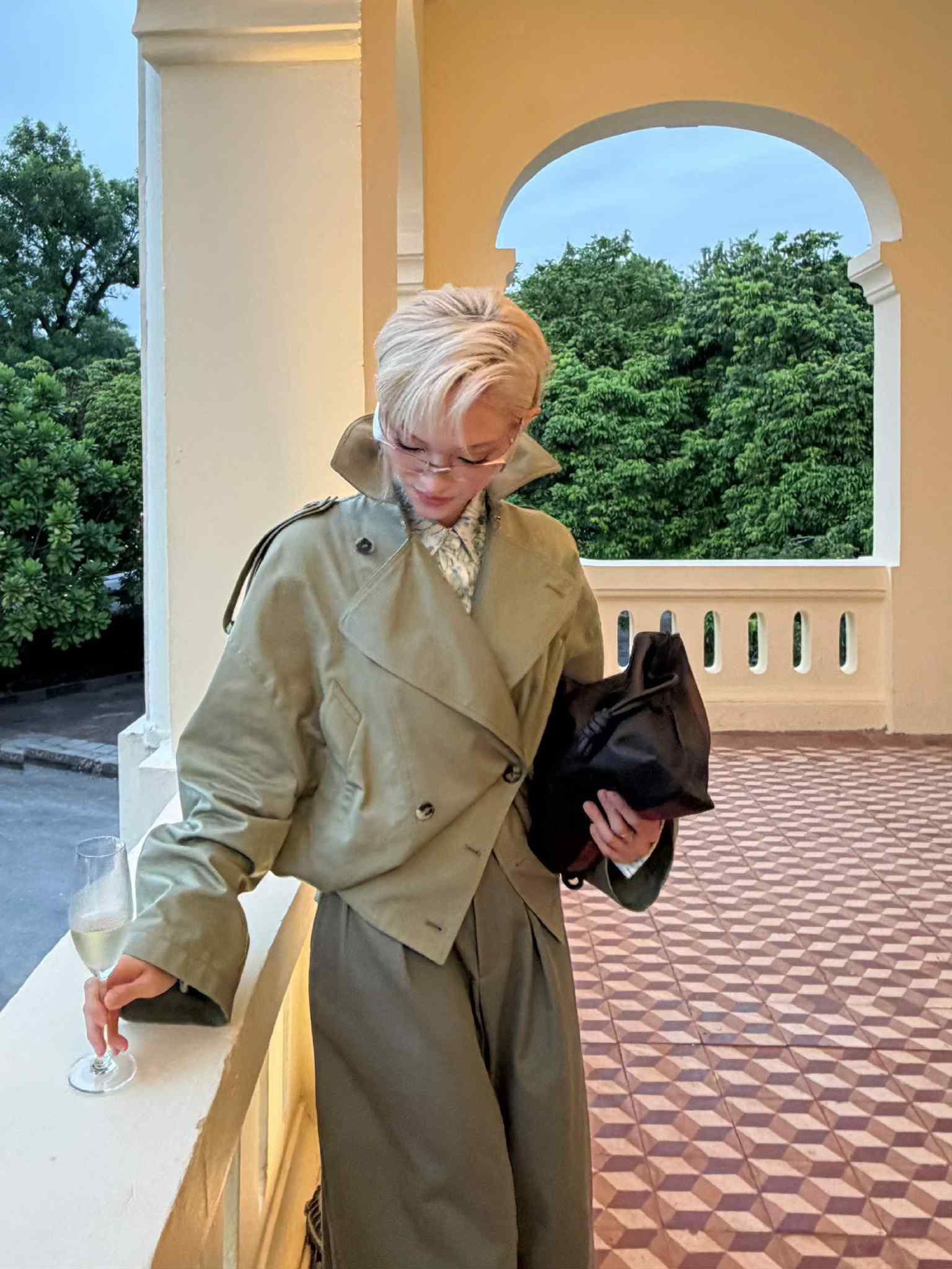 Châu Bùi trông lạ! 3 1761461149 590 Chau Bui trong la