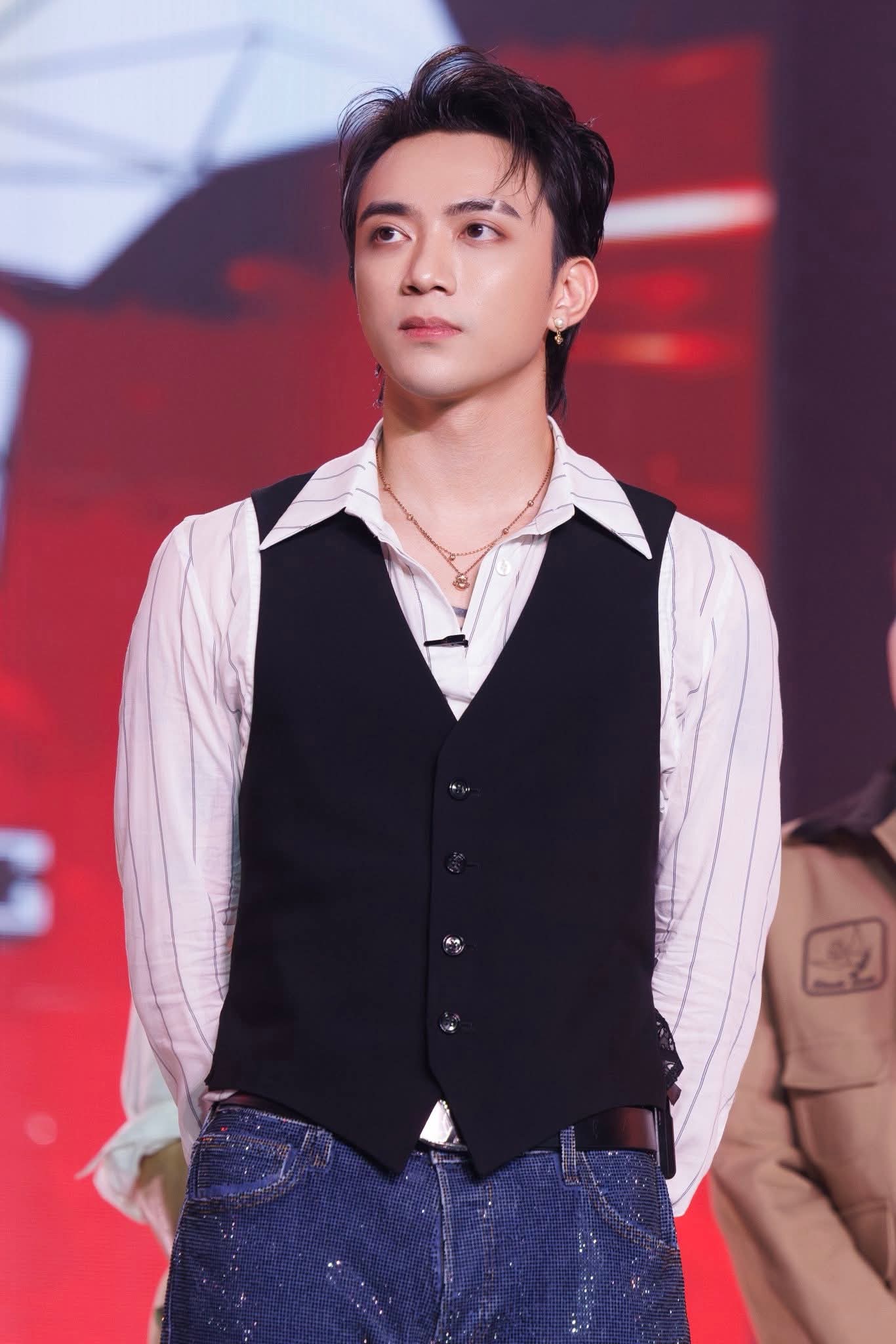 "Tân binh toàn năng" tập 4: Thầy trò Soobin bại trận trước nhóm nhạc Nhật Bản, 3 thí sinh nguy hiểm 7 Soobin nhận lỗi về bản thân, thừa nhận tính sai chiến thuật.