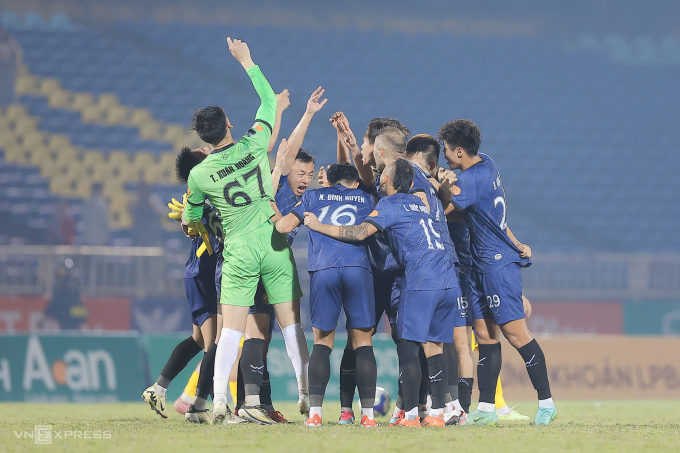 Cầu thủ Thanh Hóa ăn mừng sau chiến thắng đầu tiên ở mùa giải 2025-2026. Ảnh: Xuân Thủy